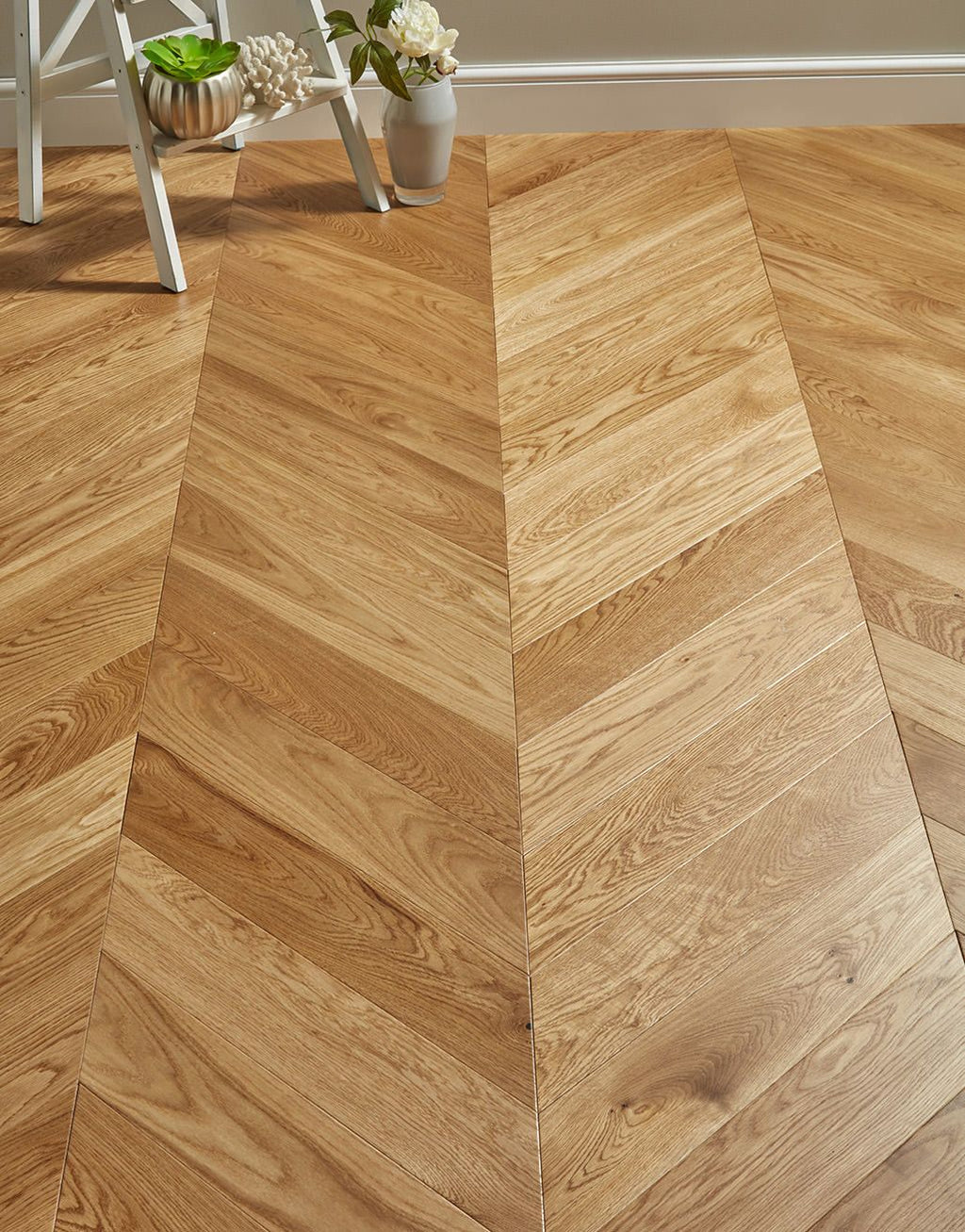 Chelsea Chevron - Natural Oak Brushed & Lacquered Engineered Wood Flooring 14mm x 130mm x 725mm